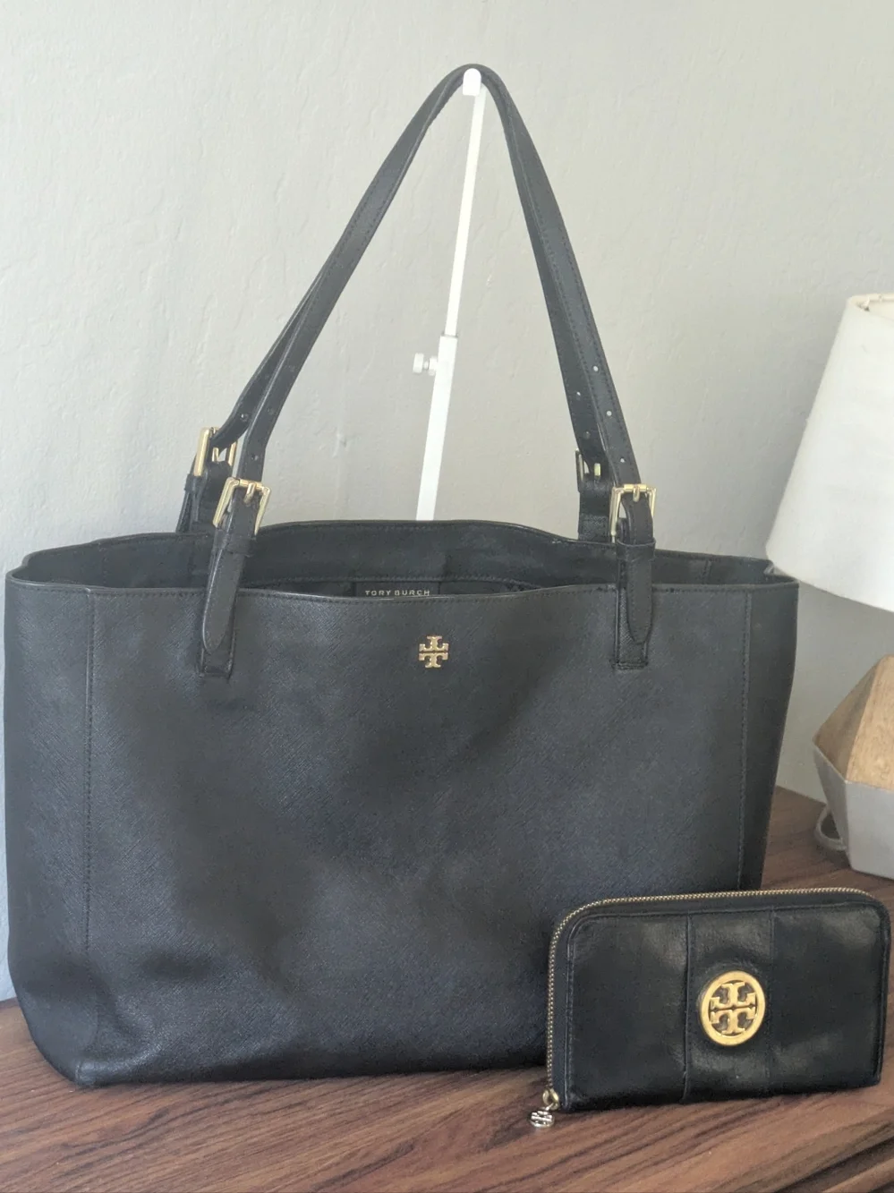 Tory Burch zip around